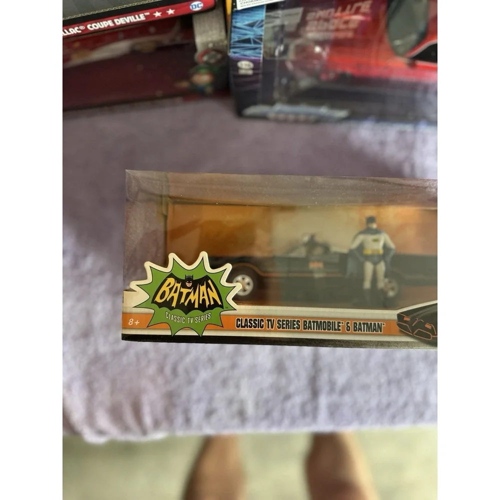 Jada Toys 31703 Batman Classic 1966 TV BATMOBILE 1 32‎ Scale Vehicle & Figure